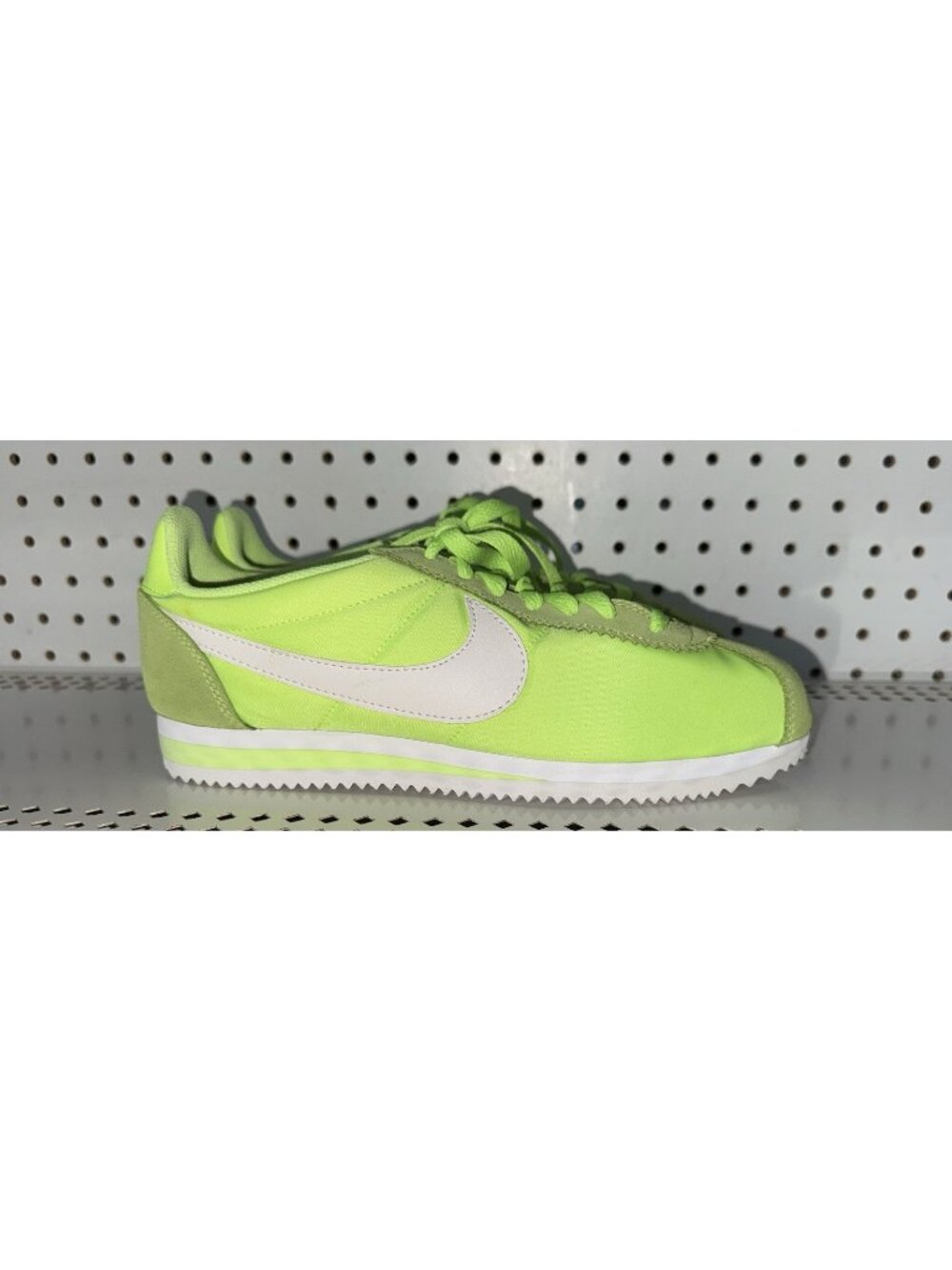 Nike Classic Cortez Nylon Ghost Green Womens Athletic Shoes Size 10 749864-310